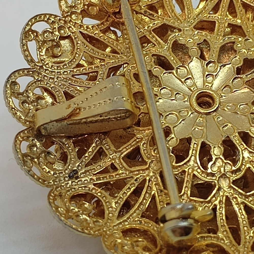 * vintage Purple rhinestone & faux pearl gold tone pin brooch or pendant - Picture 5 of 6